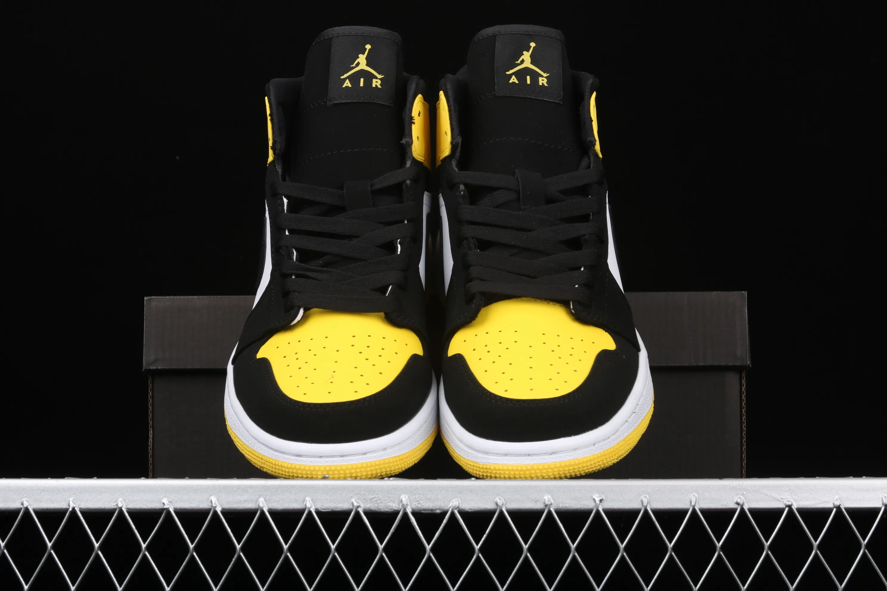 All categories Air Jordan Jordan series basketball shoes Air Jordan 1 Mid Air Jordan 1 Mid SE "Yellow Toe" AJ1 Joe 1 mid-top series basketball shoes 852542-071